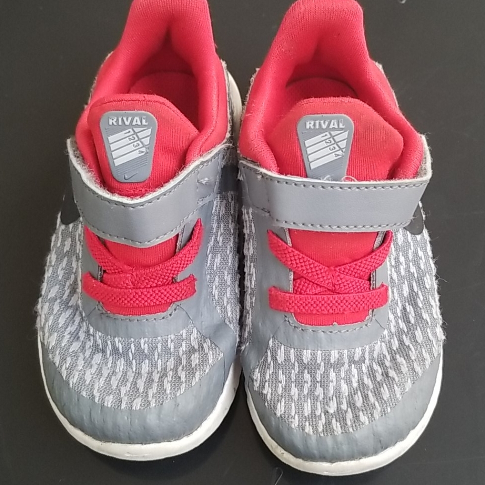 Nike Tennis Shoes